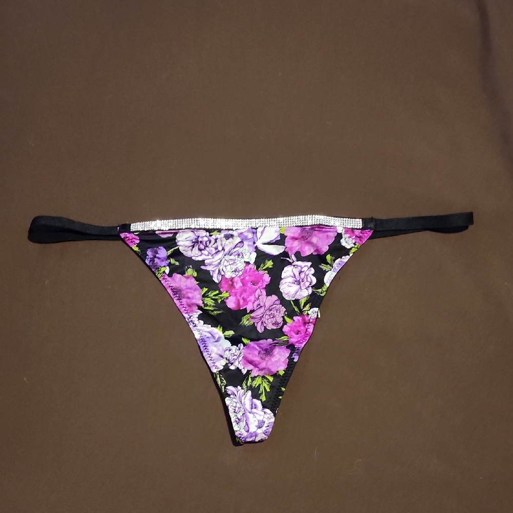 Victoria's Secret Floral Rhinestone V-String Thong. NWT size L